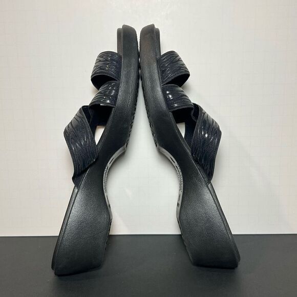 Womens CROCS Molalla Animal Print Slide Sandals / Size 10 - Picture 6 of 8